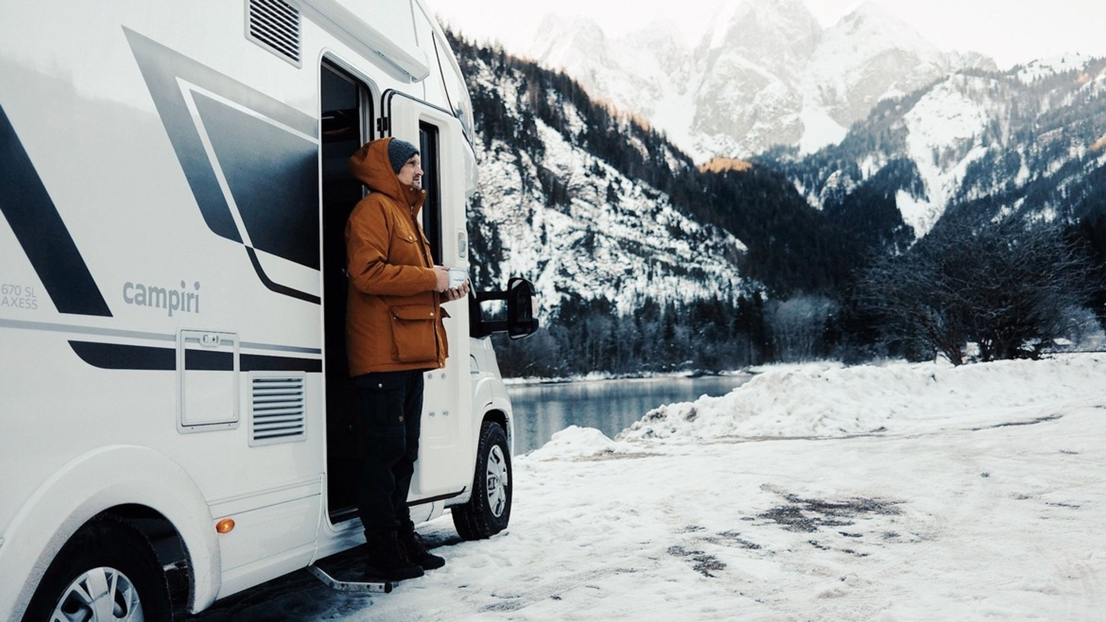 Zimní dovolená v karavanu je netradiční, ale skvělá.
