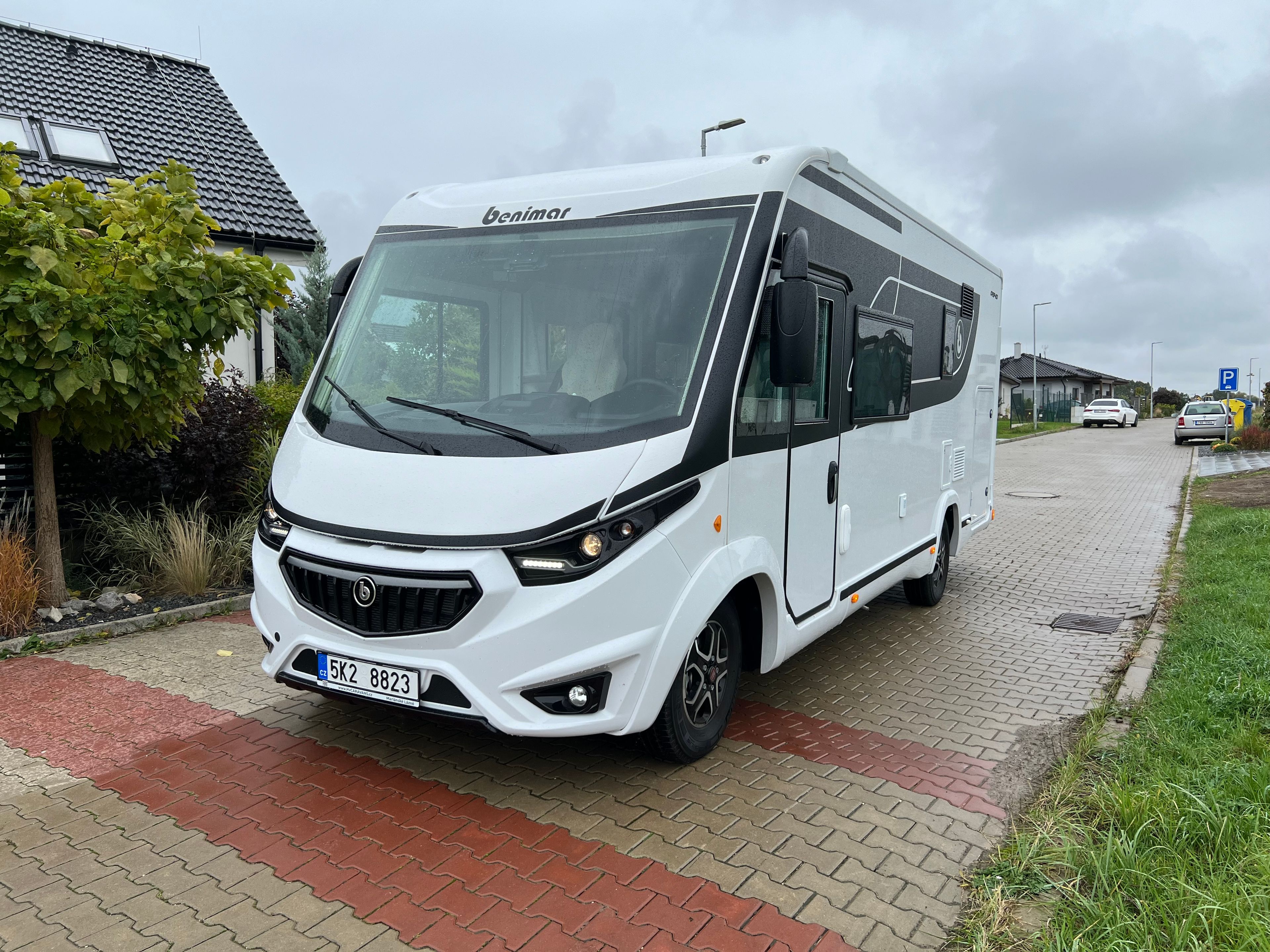 main caravan image