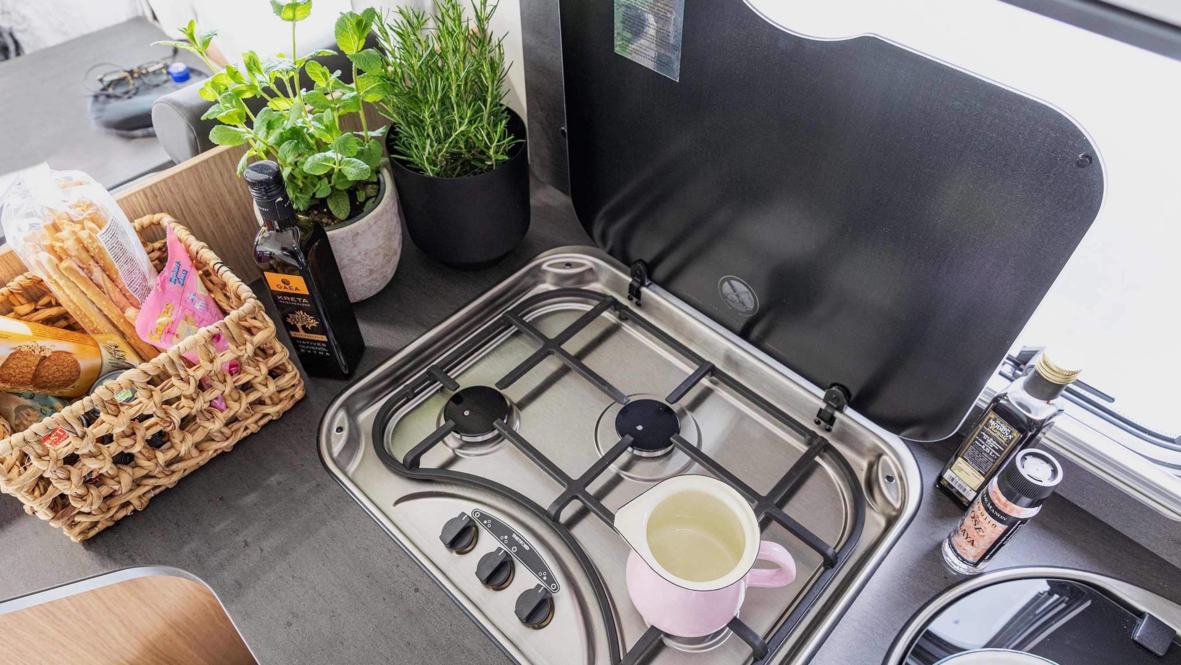 RV Class C Alcove 750 for 4 FreewayCamper